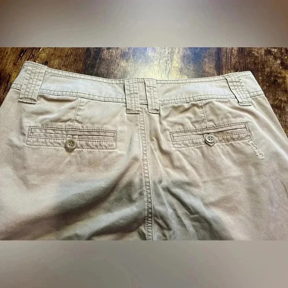 NEW YORK & COMPANY | ladies distressed khaki pants. Size: 10 - Picture 6 of 15